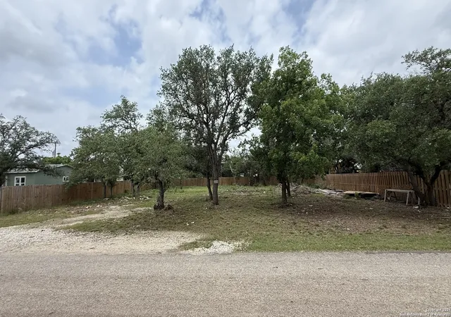 Photo 4 of Land for sale at 2895 Lakeshore, Canyon Lake, TX 78133 | MLS# 1862282 | Listing updated on 2025-05-10