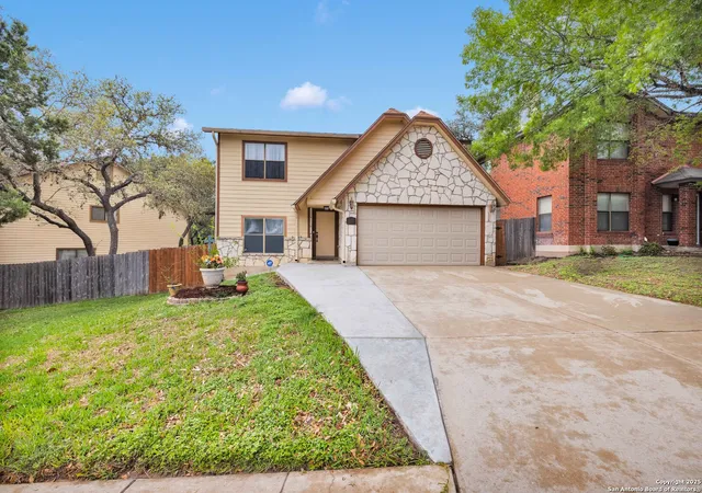 Photo 2 of Single family home for sale at 10311 Arbor Bluff, San Antonio, TX 78240 | MLS# 1862316 | Listing updated on 2025-09-12