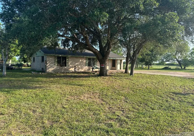 1st image of 2802 Comanche Dr, Beeville, TX 78102 | MLS# 1862328