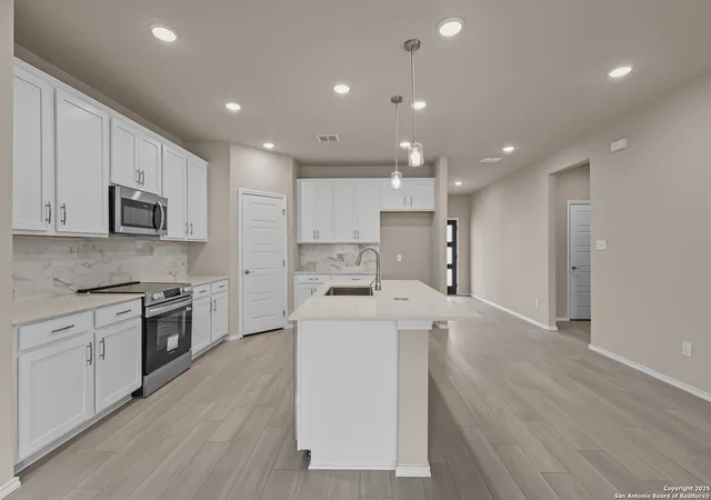Photo 3 of Sale Pending at 6602 Lowrie Block, San Antonio, TX 78239 | MLS# 1862411 | Listing updated on 2025-10-29
