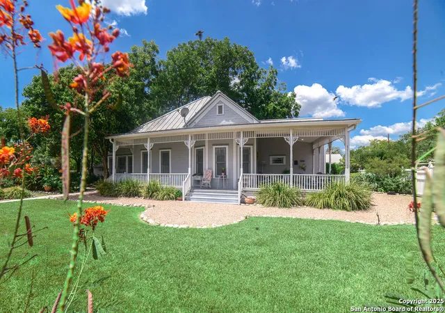 Photo 1 of Single family home for sale at 1201 10th, Hondo, TX 78861 | MLS# 1862459 | Listing updated on 2025-05-11