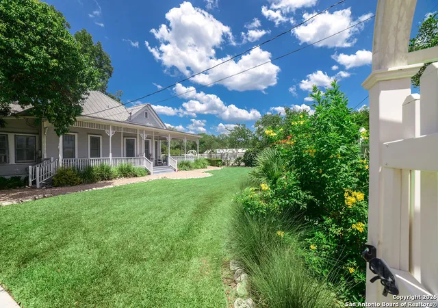 Photo 3 of Single family home for sale at 1201 10Th, Hondo, TX 78861 | MLS# 1862459 | Listing updated on 2025-05-11