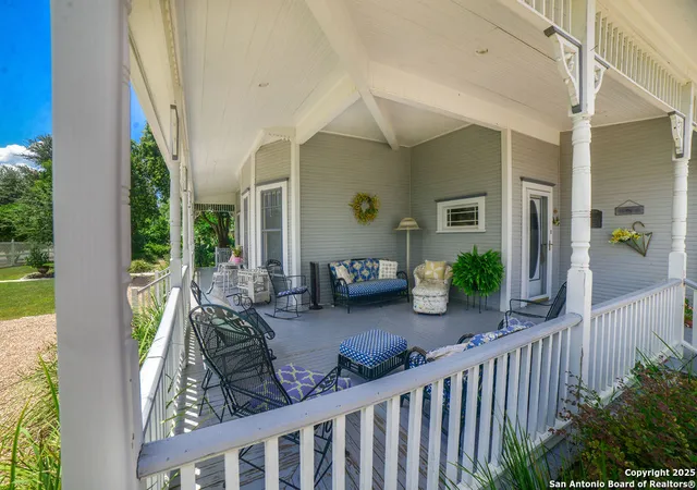 Photo 4 of Single family home for sale at 1201 10Th, Hondo, TX 78861 | MLS# 1862459 | Listing updated on 2025-05-11