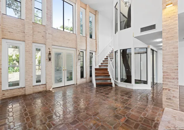 Photo 1 of Sale Pending at 11402 Mission Tr St, San Antonio, TX 78230 | MLS# 1862648 | Listing updated on 2025-10-29
