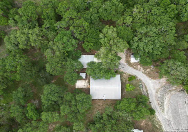 4th image of 104 Dorothy St, Lakehills, TX 78063 | MLS# 1862650