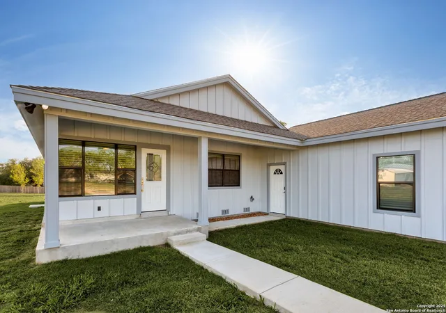 Photo 1 of Single family home for sale at 310 Creek Ln, Poth, TX 78147 | MLS# 1862684 | Listing updated on 2026-02-06