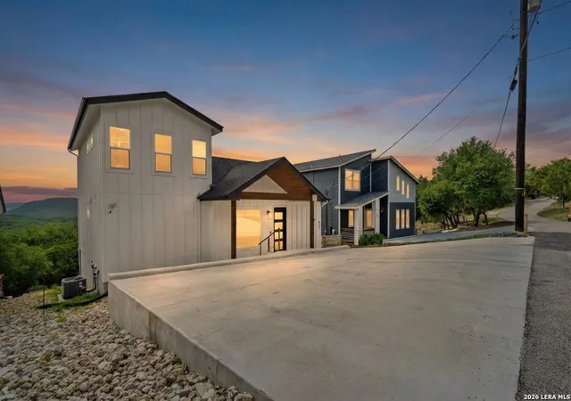 Photo 1 of Single family home for sale at 537 Dusty Saddle, Canyon Lake, TX 78133 | MLS# 1862706 | Listing updated on 2026-08-16