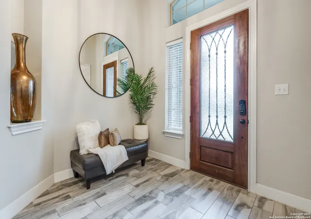Photo 2 of Single family home for sale at 108 Tiltwood Ct, Boerne, TX 78006 | MLS# 1862766 | Listing updated on 2025-07-26