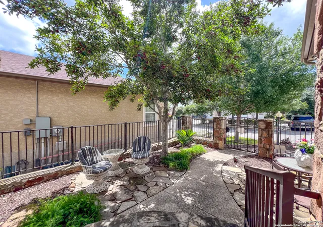 Photo 4 of Manufactured home for sale at 1194 Legacy Dr, New Braunfels, TX 78130 | MLS# 1862821 | Listing updated on 2025-10-17