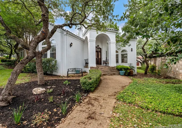 Photo 3 of Single family home for sale at 4 Waterford Glen, San Antonio, TX 78257 | MLS# 1862832 | Listing updated on 2025-12-30