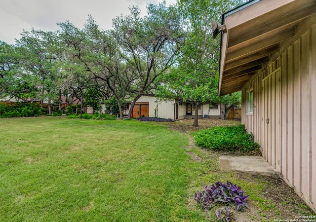 Photo 4 of Sale Pending at 113 Sunflower, San Antonio, TX 78213 | MLS# 1862942 | Listing updated on 2026-01-30
