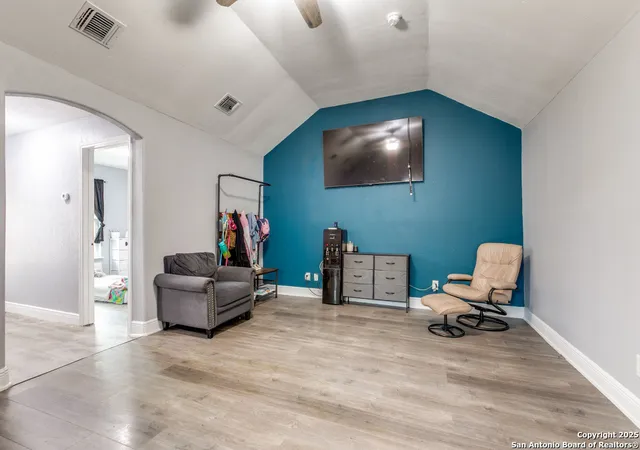 Photo 3 of Sale Pending at 113 Chico Aly, San Antonio, TX 78225 | MLS# 1863046 | Listing updated on 2026-01-07
