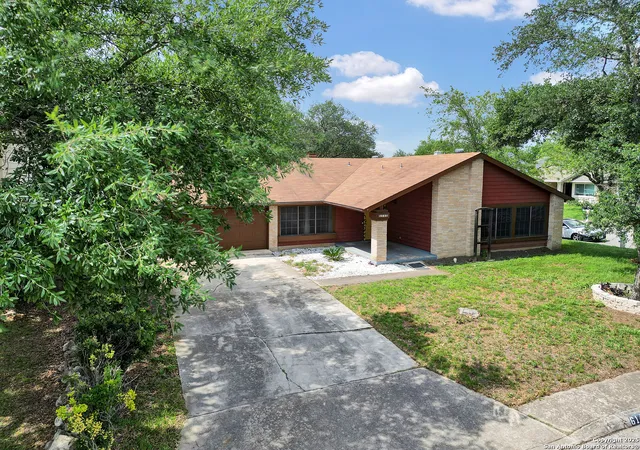 Photo 2 of Sale Pending at 6149 Cloudy Ridge, San Antonio, TX 78247 | MLS# 1863086 | Listing updated on 2025-10-24