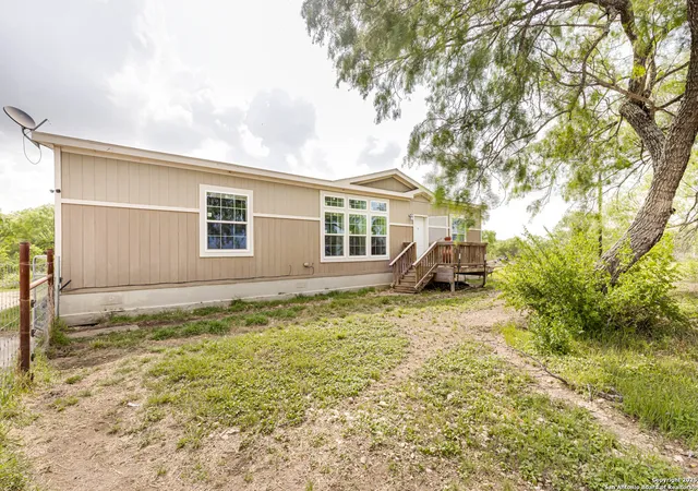 Photo 3 of Sale Pending at 1405 Fm 478, Floresville, TX 78114 | MLS# 1863101 | Listing updated on 2025-09-29