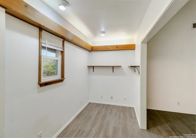 Photo 3 of Single family home for sale at 1437 Roadrunner, Canyon Lake, TX 78133 | MLS# 1863123 | Listing updated on 2025-10-20