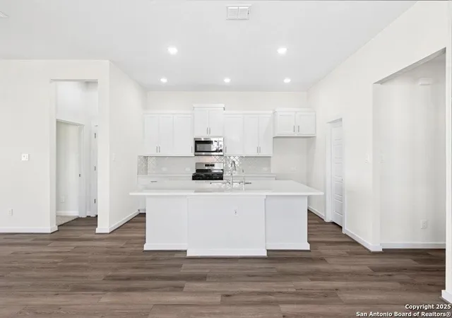 Photo 3 of Sale Pending at 15331 Twin Cyn, San Antonio, TX 78247 | MLS# 1863233 | Listing updated on 2026-02-10