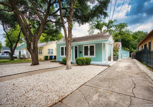 Photo 1 of Single family home for sale at 717 W Kings Hwy, San Antonio, TX 78212 | MLS# 1863317 | Listing updated on 2025-09-29