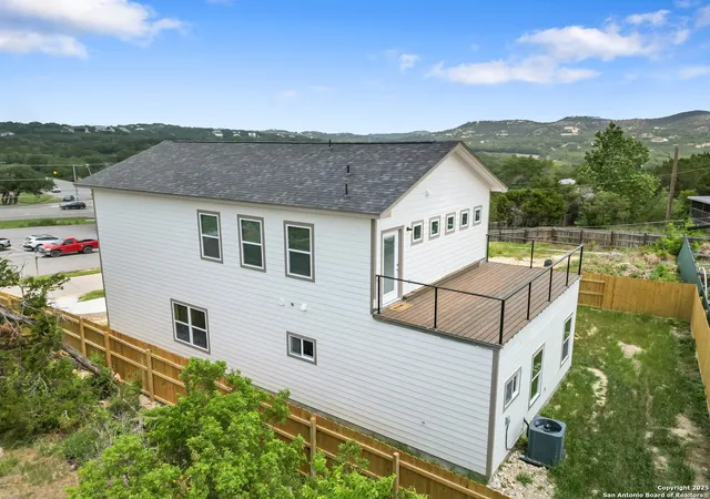 Photo 3 of Single family home for sale at 408 Canyon Circle, Canyon Lake, TX 78133 | MLS# 1863387 | Listing updated on 2026-09-22