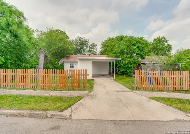 2nd image of 8215 Lazy Creek, San Antonio, TX 78242 | MLS# 1863557
