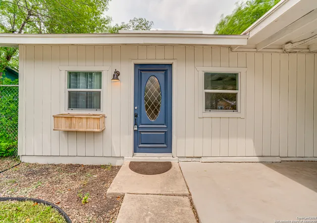 Photo 4 of Sale Pending at 8215 Lazy Crk, San Antonio, TX 78242 | MLS# 1863557 | Listing updated on 2025-12-16