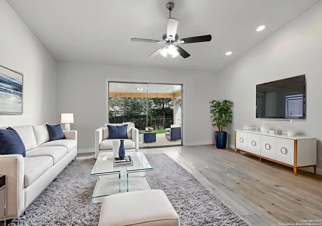 Photo 2 of Sale Pending at 11947 Alamo Blanco, San Antonio, TX 78233 | MLS# 1863617 | Listing updated on 2025-10-17