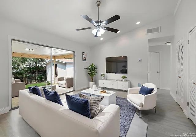 Photo 3 of Sale Pending at 11947 Alamo Blanco, San Antonio, TX 78233 | MLS# 1863617 | Listing updated on 2025-10-17