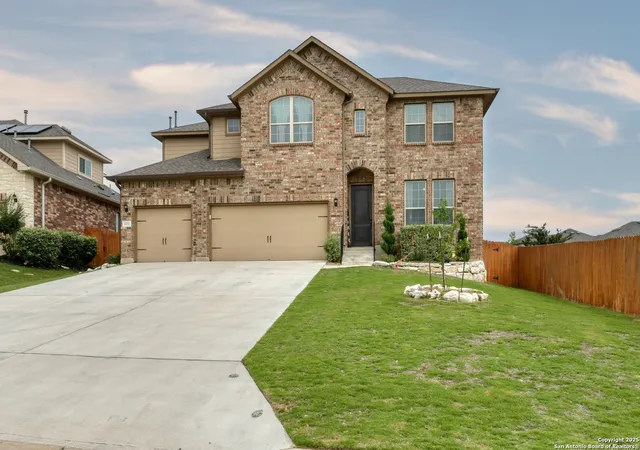 Photo 3 of Single family home for sale at 1531 Esser Crossing, New Braunfels, TX 78132 | MLS# 1863623 | Listing updated on 2025-11-28