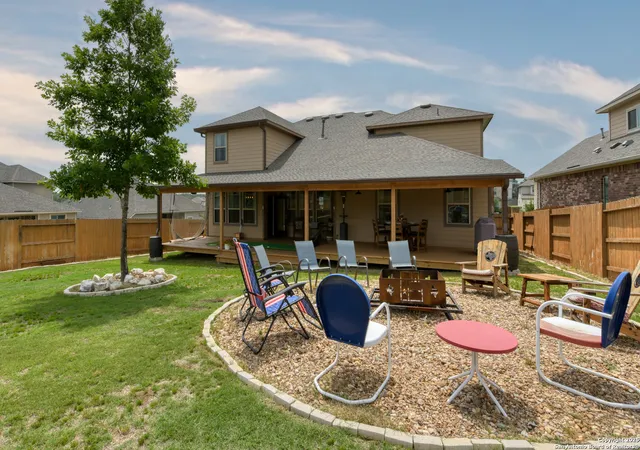 Photo 4 of Single family home for sale at 1531 Esser Crossing, New Braunfels, TX 78132 | MLS# 1863623 | Listing updated on 2025-11-28
