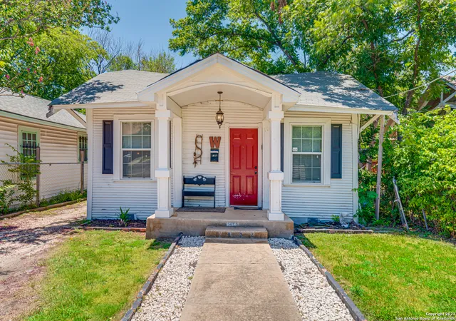 3rd image of 1822 W Woodlawn, San Antonio, TX 78201 | MLS# 1863698