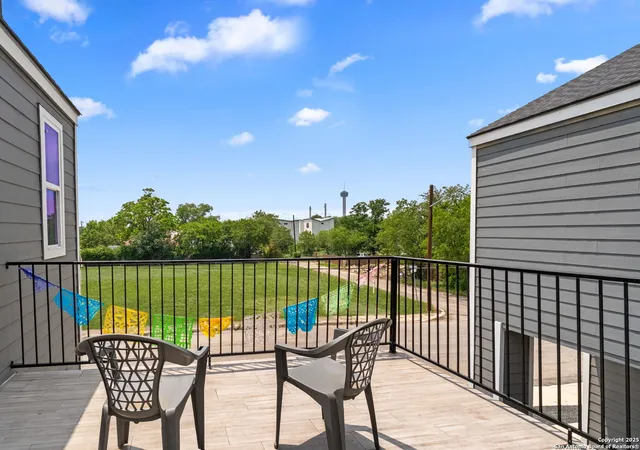 Photo 1 of Single family home for sale at 430 Dreiss St Unit #1, San Antonio, TX 78203 | MLS# 1863777 | Listing updated on 2025-07-21