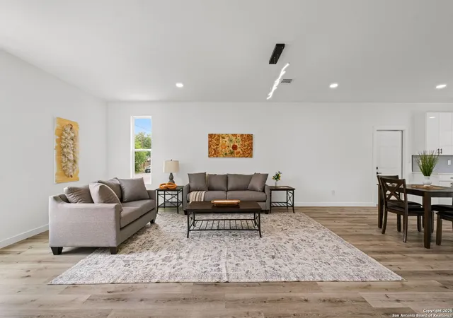 Photo 4 of Single family home for sale at 430 Dreiss St Unit #1, San Antonio, TX 78203 | MLS# 1863777 | Listing updated on 2025-07-21