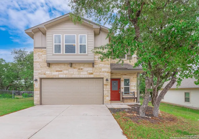 1st image of 120 Lakeview Ct, Spring Branch, TX 78070 | MLS# 1863799