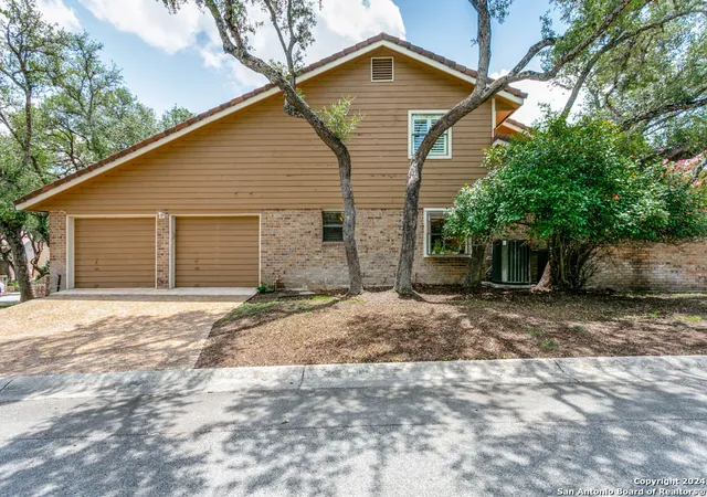 Photo 4 of Single family home for sale at 12543 Elm Manor St, San Antonio, TX 78230 | MLS# 1863833 | Listing updated on 2026-01-30
