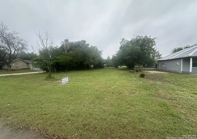 Photo 1 of Land for sale at 409 1/2 Davis, Devine, TX 78016 | MLS# 1863926 | Listing updated on 2025-08-01