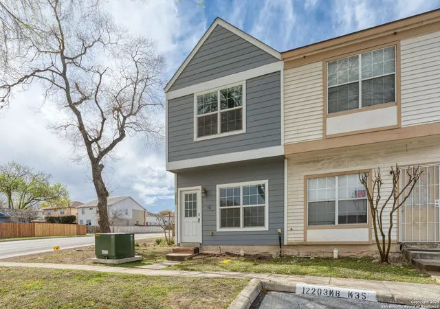 Photo 2 of Manufactured home for sale at 12203 Magnolia Blossom, San Antonio, TX 78247 | MLS# 1864023 | Listing updated on 2025-05-21