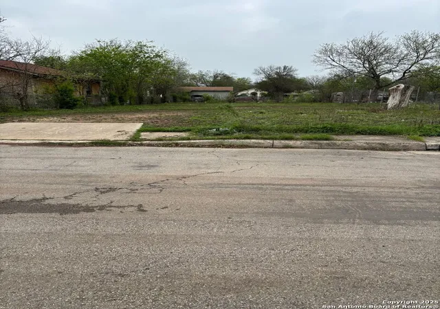 Photo 3 of Sale Pending at 5434 Ergill Ln, San Antonio, TX 78227 | MLS# 1864062 | Listing updated on 2025-12-20