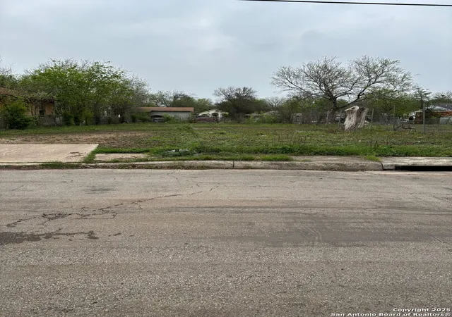 Photo 3 of Sale Pending at 5434 Ergill Ln, San Antonio, TX 78227 | MLS# 1864062 | Listing updated on 2025-12-20
