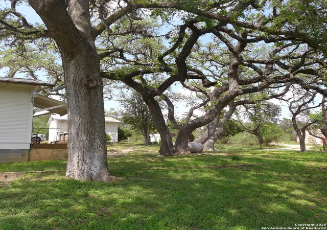Photo 4 of Single family home for sale at 41 Big Joshua Creek, Comfort, TX 78013 | MLS# 1864119 | Listing updated on 2025-10-02