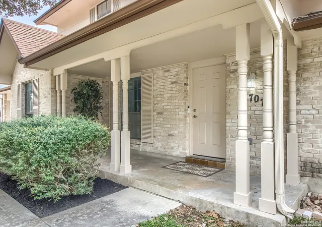 Photo 2 of Sale Pending at 13707 Scarsdale, San Antonio, TX 78217 | MLS# 1864138 | Listing updated on 2025-10-29