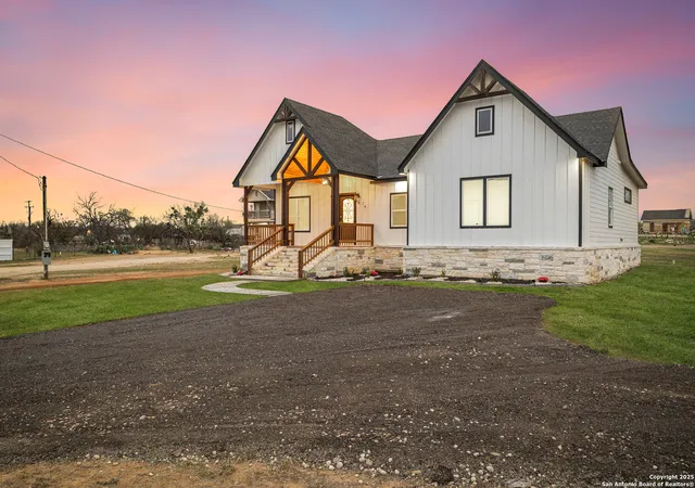 2nd image of 74 La Paz, Lytle, TX 78052 | MLS# 1864239