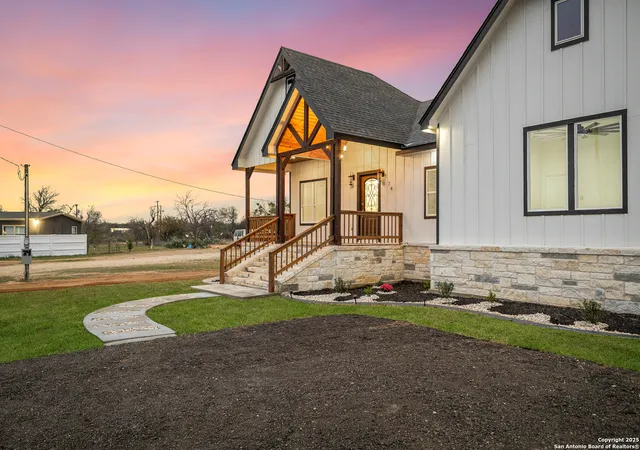3rd image of 74 La Paz, Lytle, TX 78052 | MLS# 1864239