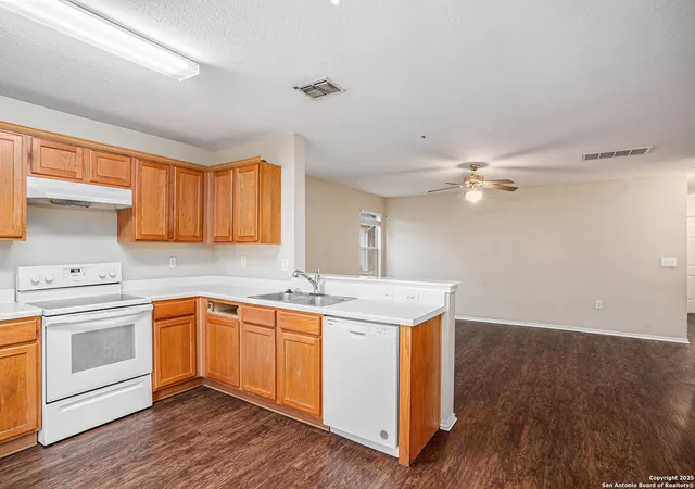 Photo 4 of Sale Pending at 6815 Cougar Cvs, San Antonio, TX 78242 | MLS# 1864297 | Listing updated on 2026-01-07