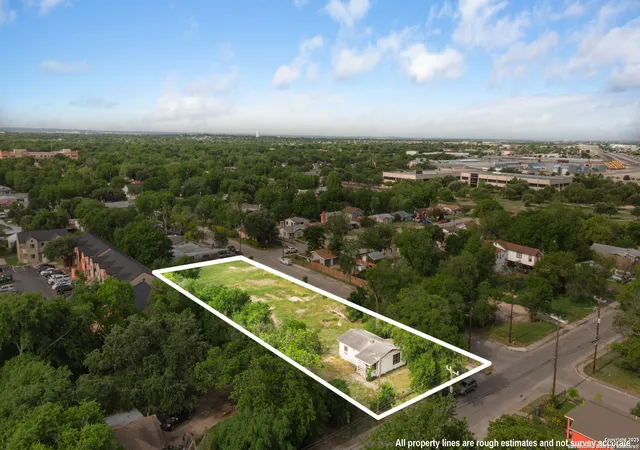 Photo 3 of Sale Pending at 1034 Grosvenor Blvd, San Antonio, TX 78221 | MLS# 1864317 | Listing updated on 2025-10-08