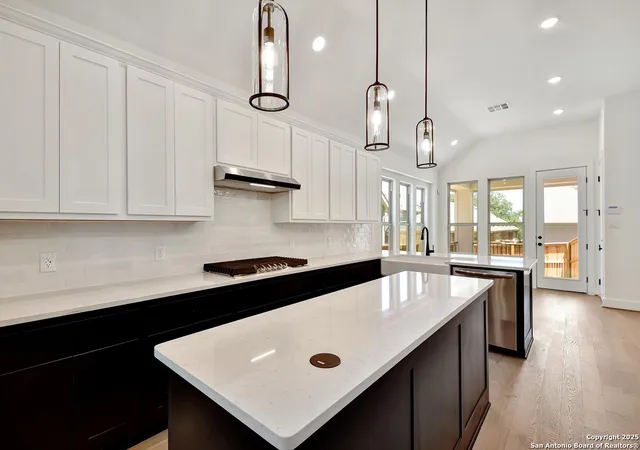 2nd image of 1818 Nettletree, New Braunfels, TX 78132 | MLS# 1864460