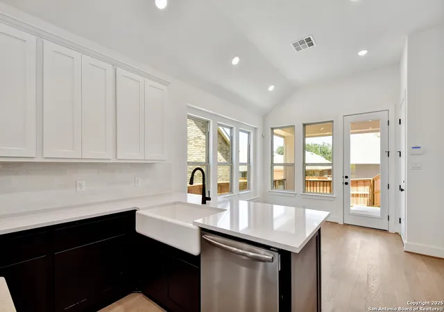 3rd image of 1818 Nettletree, New Braunfels, TX 78132 | MLS# 1864460