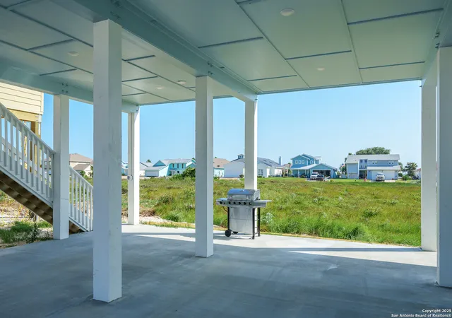 2nd image of 203 Paradise Dr, Rockport, TX 78382 | MLS# 1864472