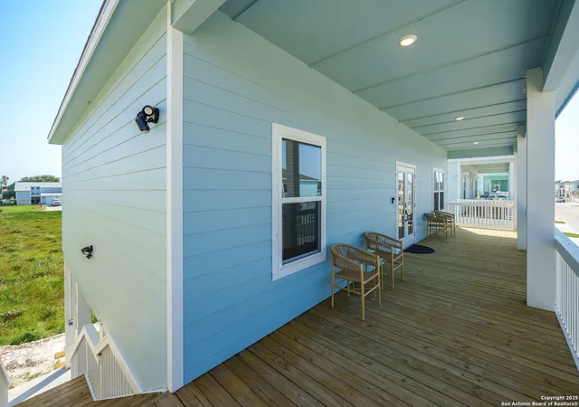3rd image of 203 Paradise Dr, Rockport, TX 78382 | MLS# 1864472