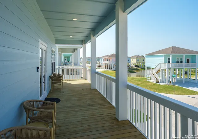 4th image of 203 Paradise Dr, Rockport, TX 78382 | MLS# 1864472