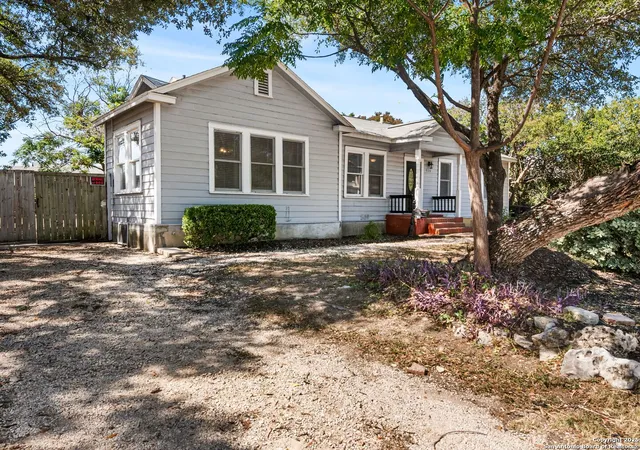 Photo 2 of Single family home for sale at 928 W Huisache, San Antonio, TX 78201 | MLS# 1864521 | Listing updated on 2025-08-15