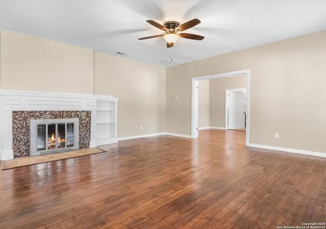 Photo 4 of Single family home for sale at 928 W Huisache, San Antonio, TX 78201 | MLS# 1864521 | Listing updated on 2025-08-15